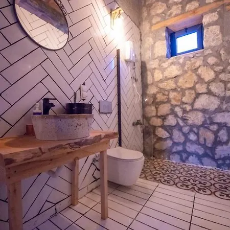Havuzlu Jakuzili Luex Tas Village Kemer (Menekse Mahallesi)
