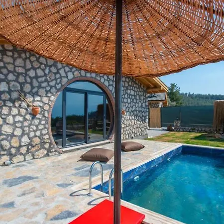 Havuzlu Jakuzili Luex Tas Village Villa *