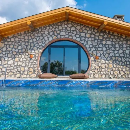Havuzlu Jakuzili Luex Tas Village Villa