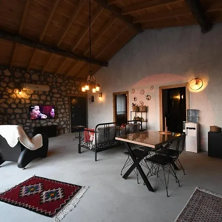 Villa Havuzlu Jakuzili Luex Tas Village Kemer (Menekse Mahallesi)